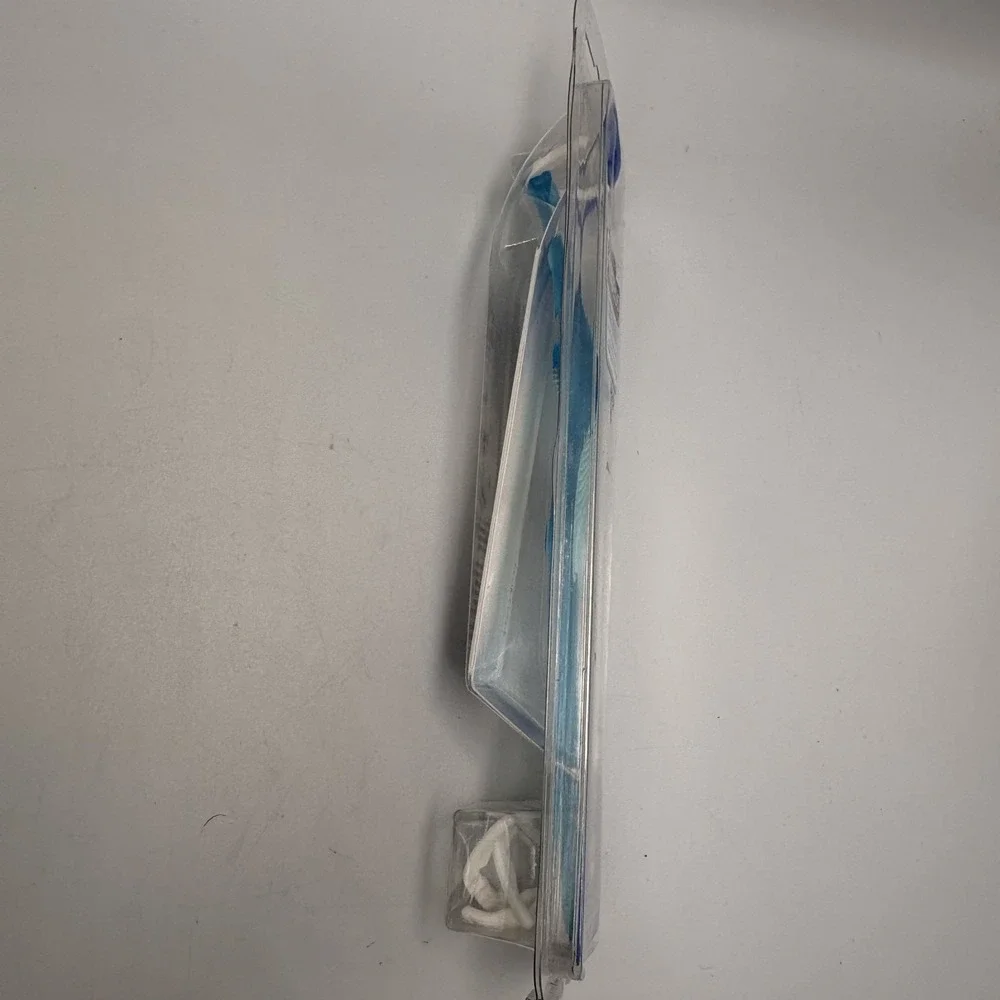 Reach Access Daily Flosser Starter Kit 4 Disposable Snap-on heads Vintage Teeth